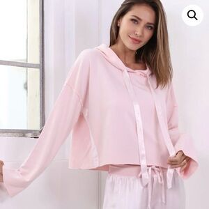 PJ Harlow Blush Pink Women's Cropped Hoodie, size small.